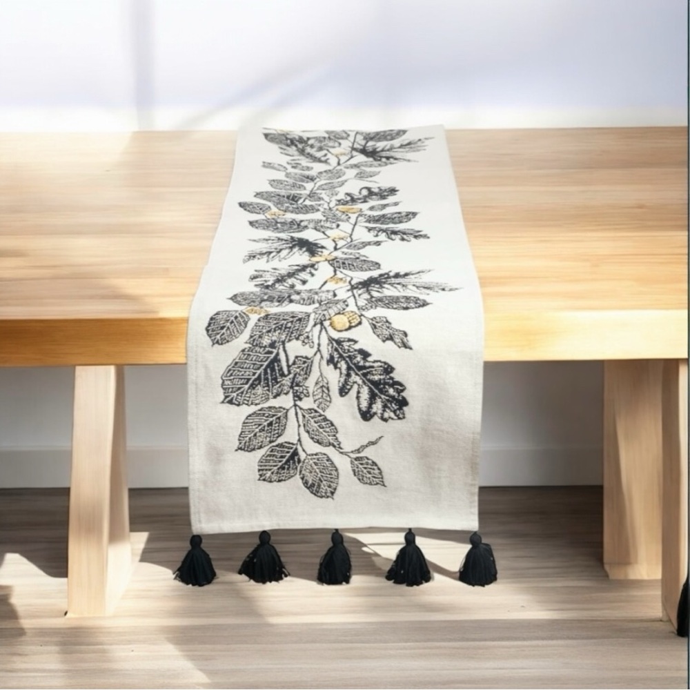 NEW!! Thyme & Table Black and Gold Table Runner